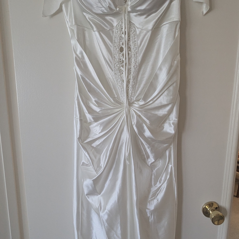 Elegant White Satin Lace-Up Gown - Women's Plus Size - Picture 2 of 5